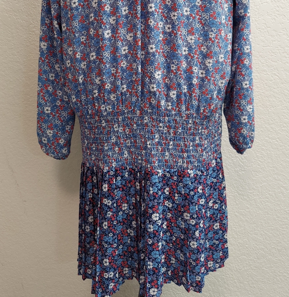 Cute pleated floral dress!